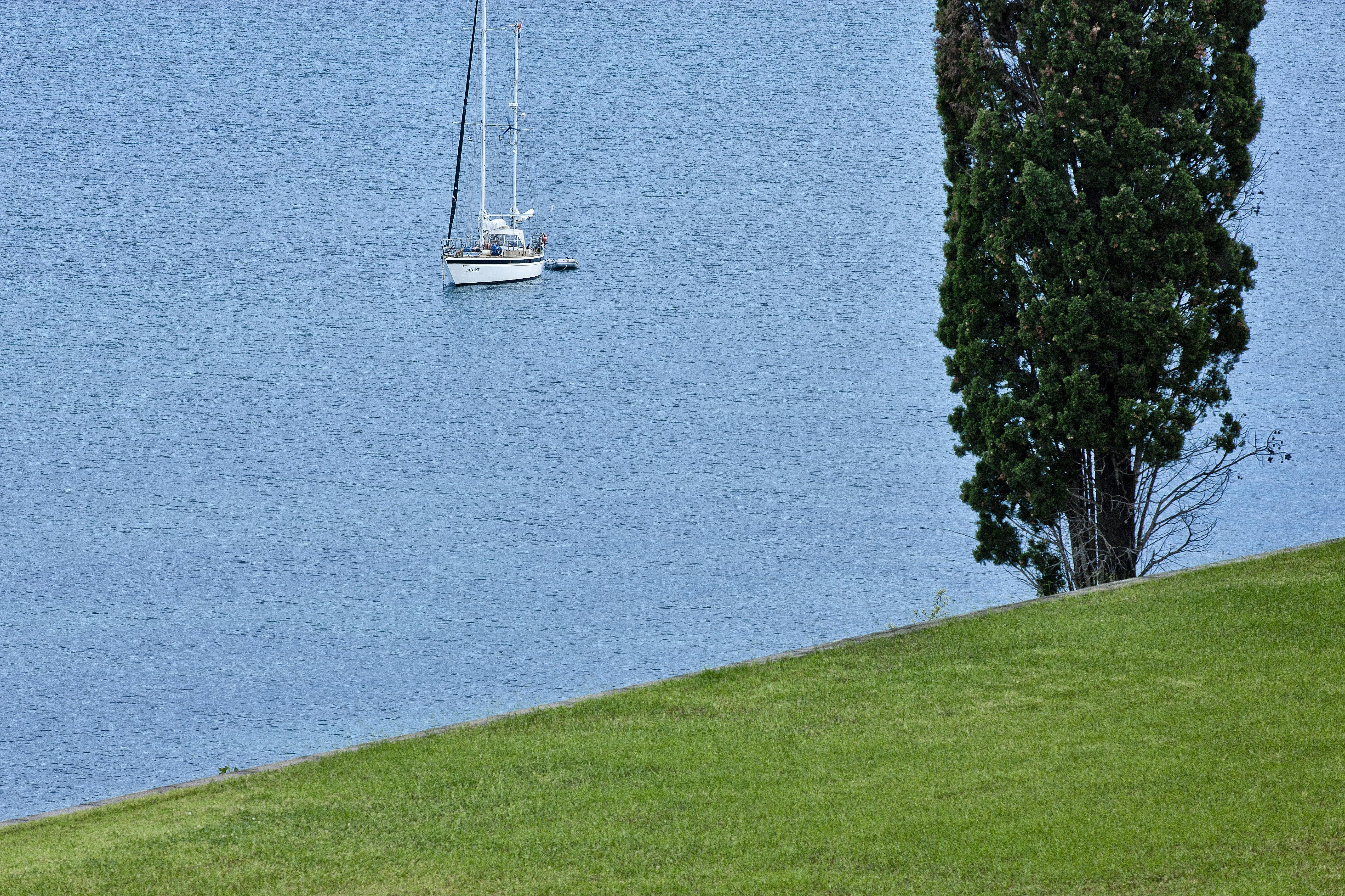 Kontokali Bay Resort & Spa Exterior foto View of the lake from the shore